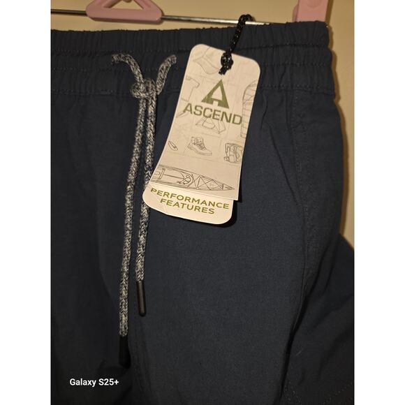 Ascend Acadia Trail Shorts - Picture 3 of 4